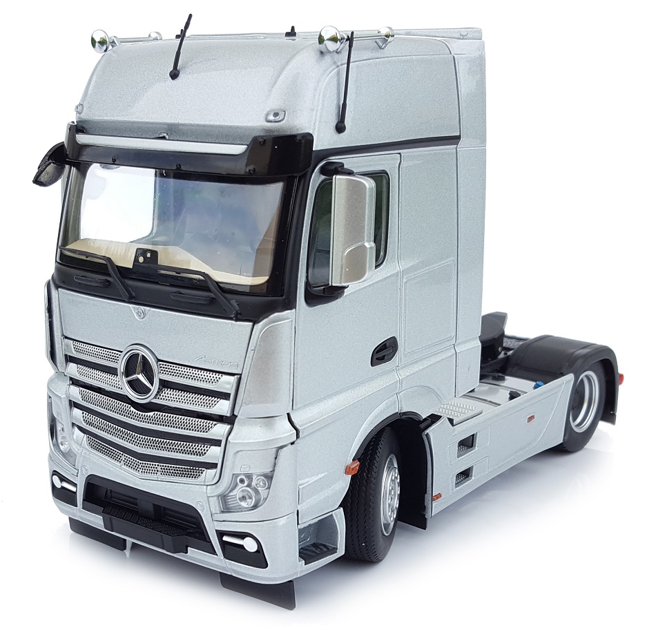 Mercedes-Benz Actros Gigaspace 4x2 Zilver